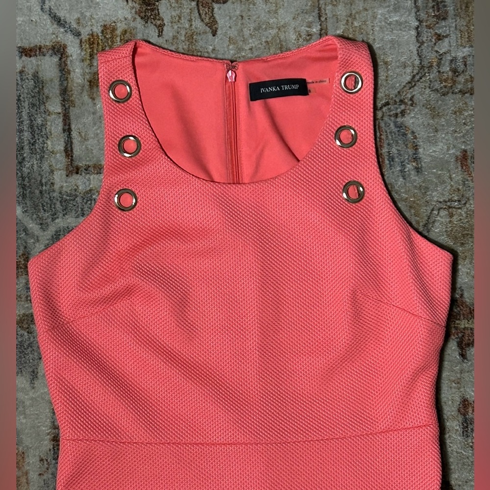 Ivanka Trump Coral Textured Dress with Grommet Accents. Size 8 - Picture 2 of 3
